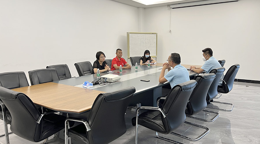 排憂(yōu)難 提信心！鶴城鎮(zhèn)書(shū)記蒞臨金環(huán)電器開(kāi)展暖企活動(dòng)