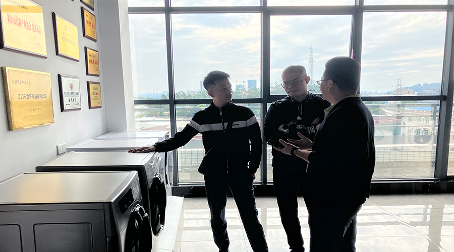 廣交會(huì)熱度延續(xù)，金環(huán)電器再迎考察團(tuán)